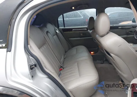 2004 Lincoln Town Car Signature из США, поврежденный, VIN 1LNHM81W34Y603990